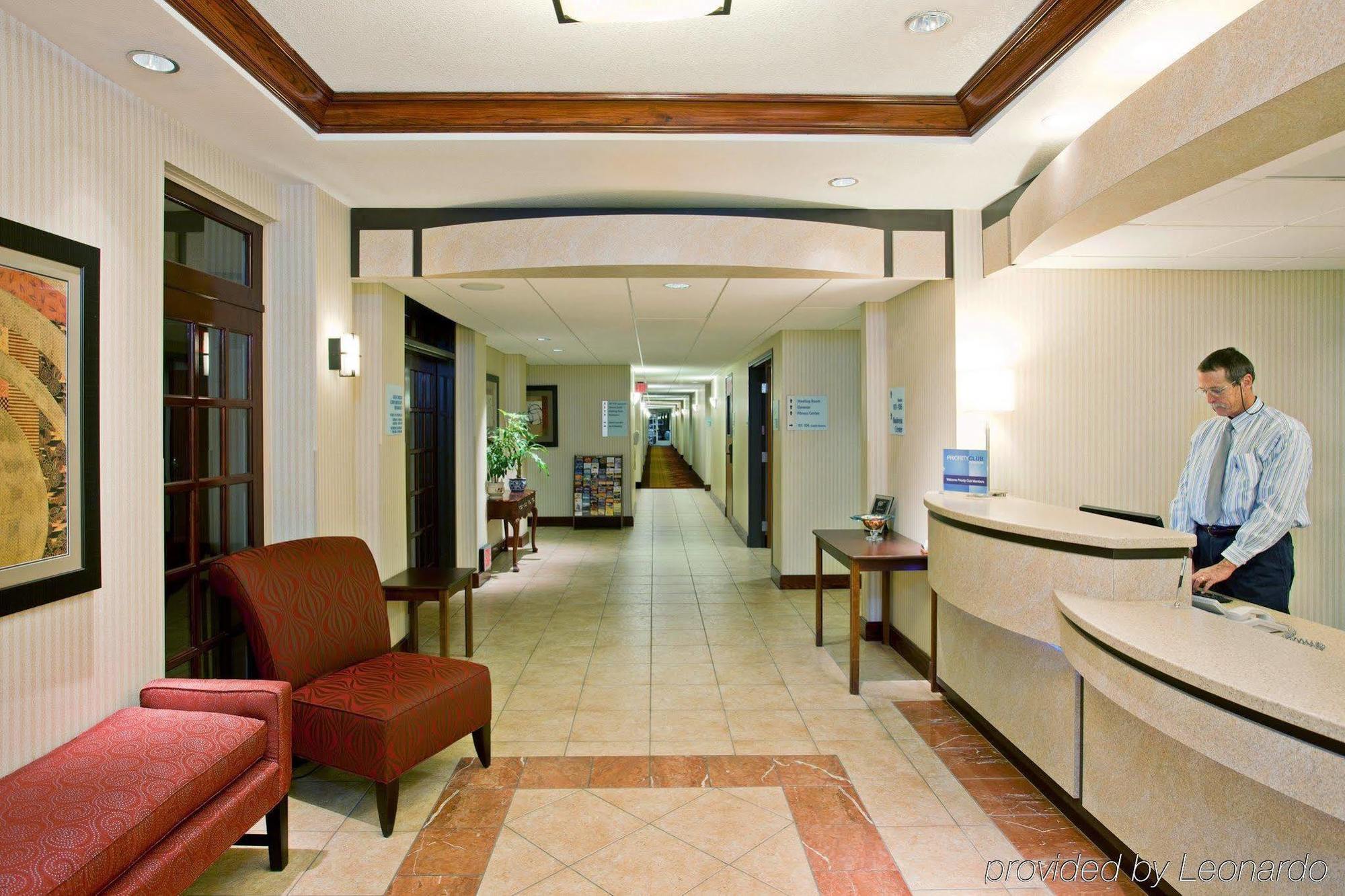 Holiday Inn Express & Suites Jackson, An Ihg Hotel Interior photo
